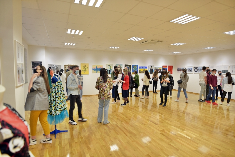 FOTO: Svečano otvorena galerija Visoke škole “Logos centar” u Mostaru