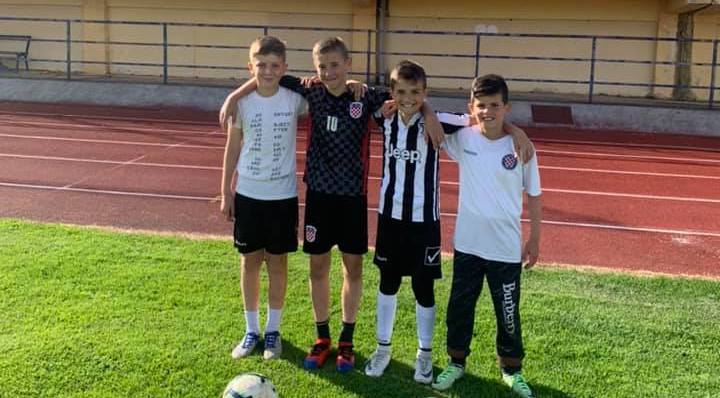 Četiri igrača Škole nogometa HNK Brotnjo na selekcijskoj utakmici u Splitu