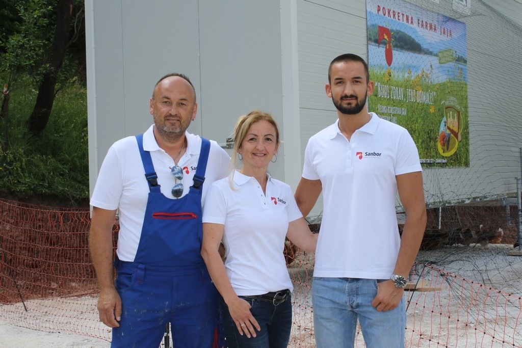 FOTO-VIDEO: Borići donijeli novitet u Ramu – slobodnim uzgojem koka proizvode zdrava jaja