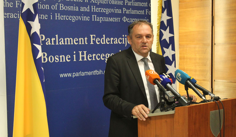 Tomislav Martinović: Nije vrijeme za usvajanje zakona o zabrani pušenja u javnim zatvorenim objektima u FBiH