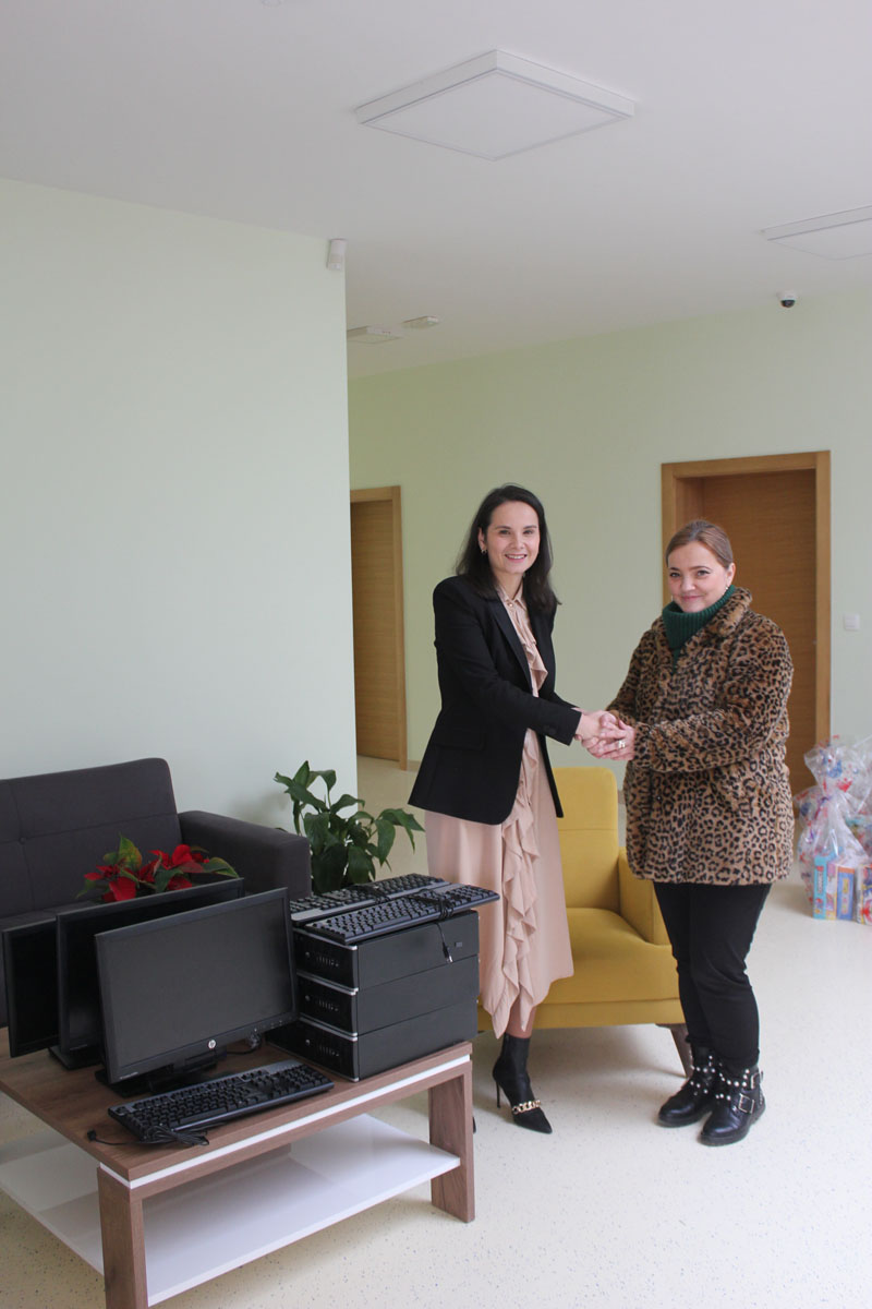 BLAGDANSKO DARIVANJE: HT Eronet obradovao štićenike udruga Susret i Cvijet