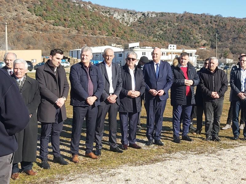 FOTO-VIDEO: Održan okrugli stol „Radimlja – stratište Drugoga svjetskog rata i poraća”
