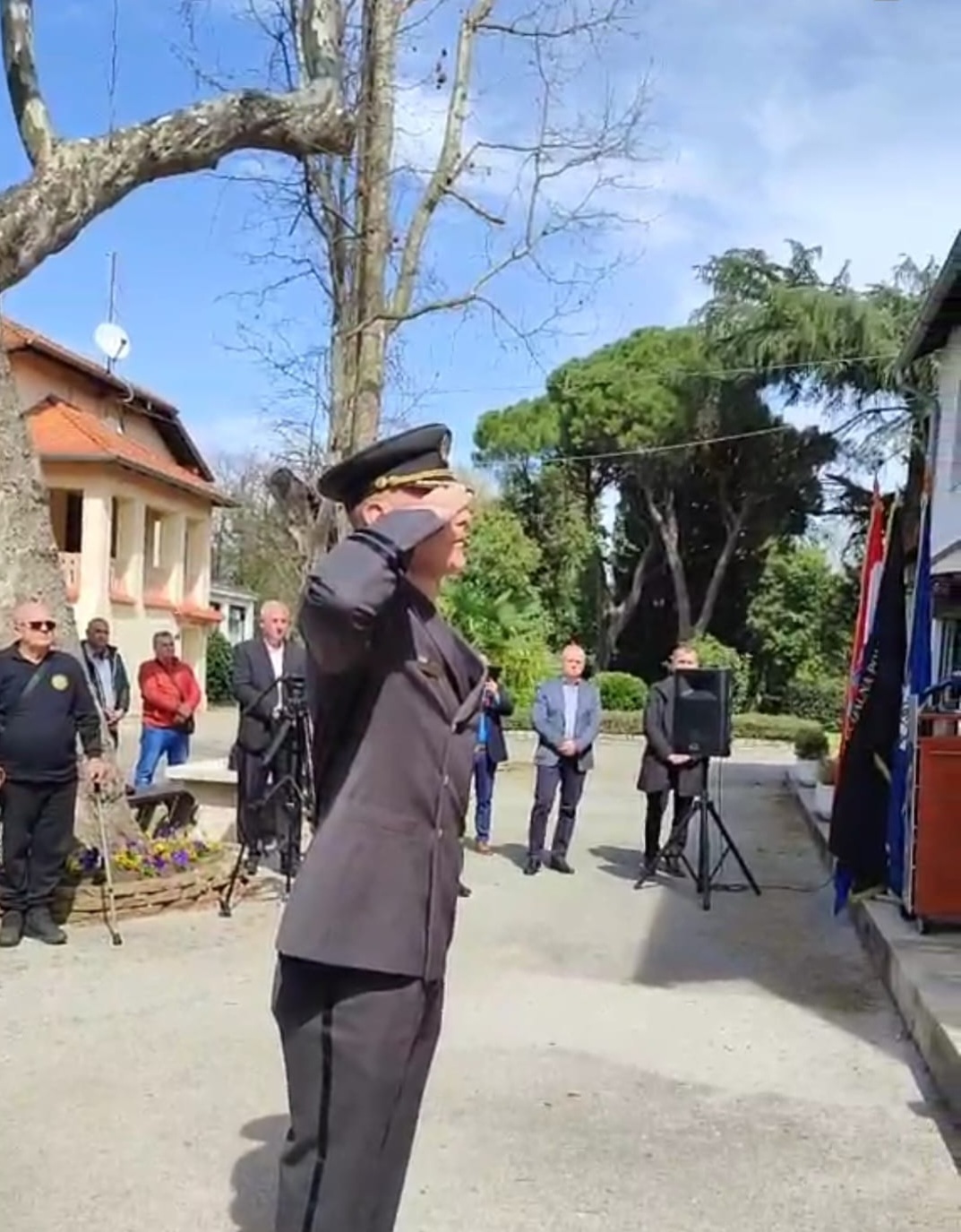 FOTO-VIDEO: Brotnjaci nazočili okrivanju spomen ploče u Valbadonu!