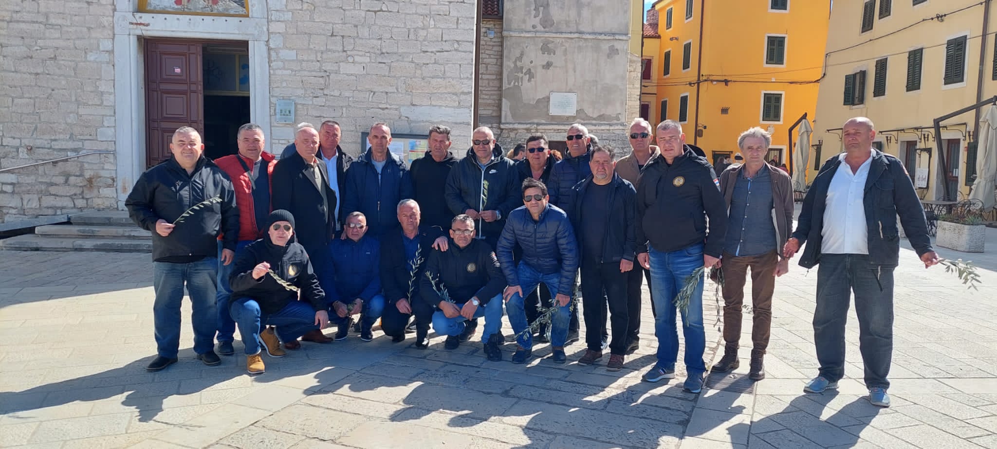 FOTO-VIDEO: Brotnjaci nazočili okrivanju spomen ploče u Valbadonu!