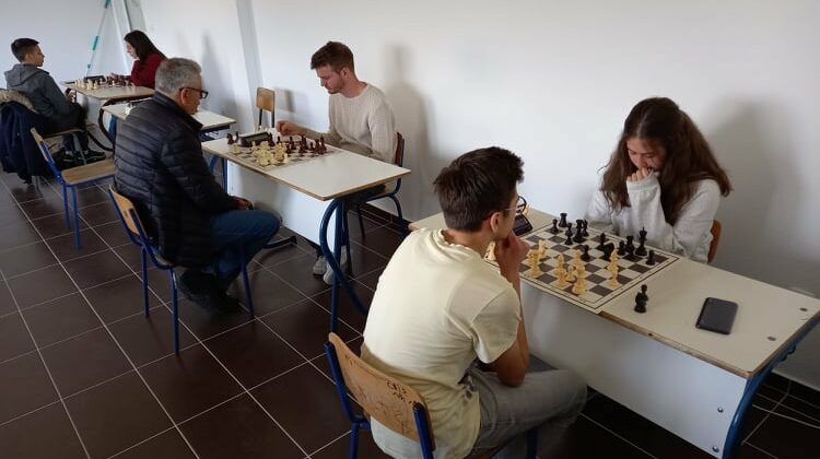 Seniori i kadeti odigrali Uskršnji šahovski turnir