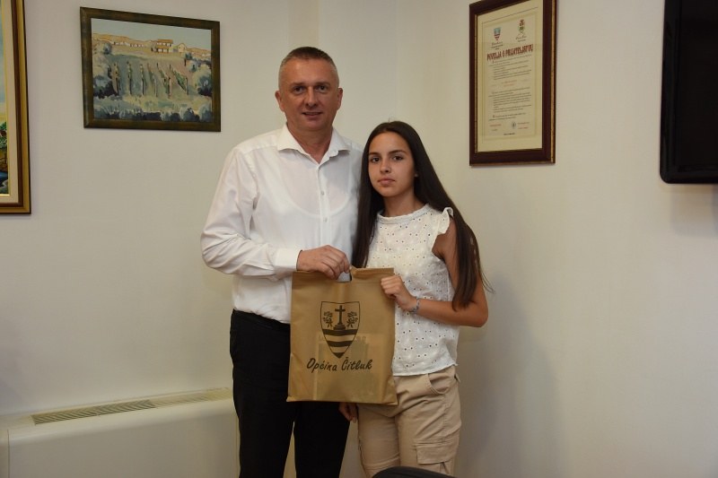 Upriličen prijam za učenice generacije