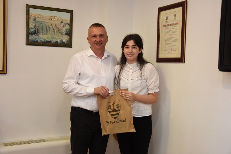 Upriličen prijam za učenice generacije