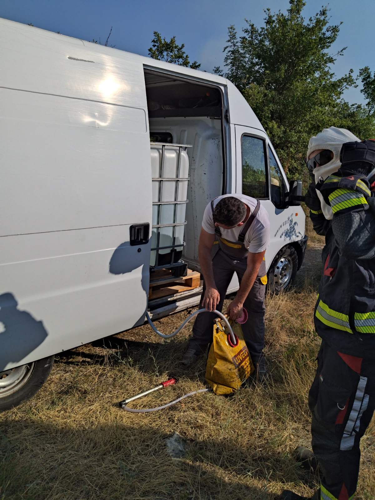 Požar u Blizancima i dalje aktivan