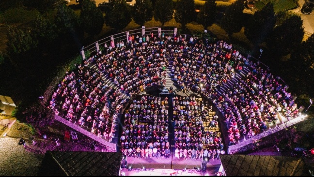 Grašo raspjevao i rasplesao Hercegovce