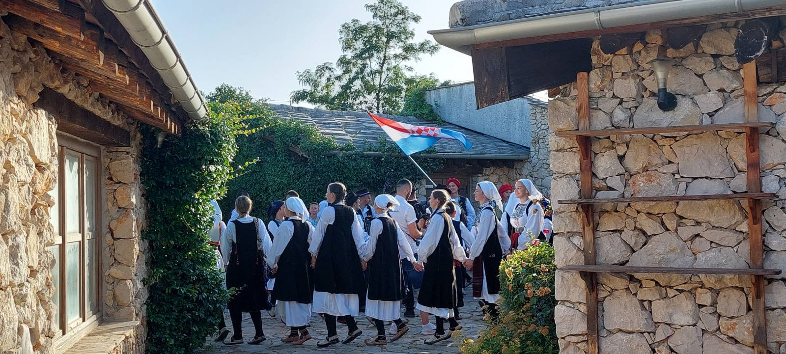 Uz aktivnu pripremu Međunarodne večeri folklora HKUD sv. Marko Vionica svakodnevno aktivan u brojnim projektima