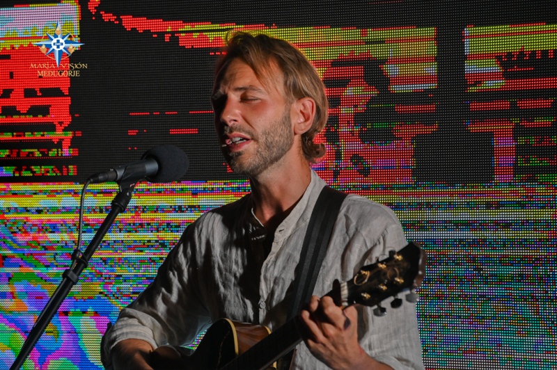 U srcu Međugorja održan koncert “U zagrljaj Majci”