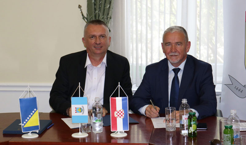 Načelnik Radišić i ministar Martić potpisali ugovor o sufinanciranju utopljavanja OŠ Bijakovići