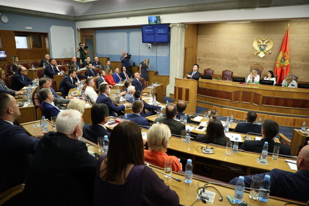 Nakon samo 4 mjeseca pala Vlada Crne Gore