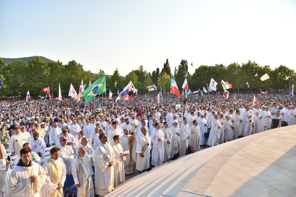 Nadbiskupi, biskupi i stotine svećenika na 33. Mladifestu