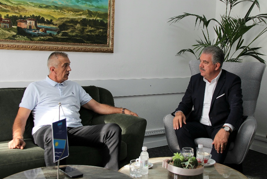 Susret premijera Hercega i Laninog oca Velibora Pudara