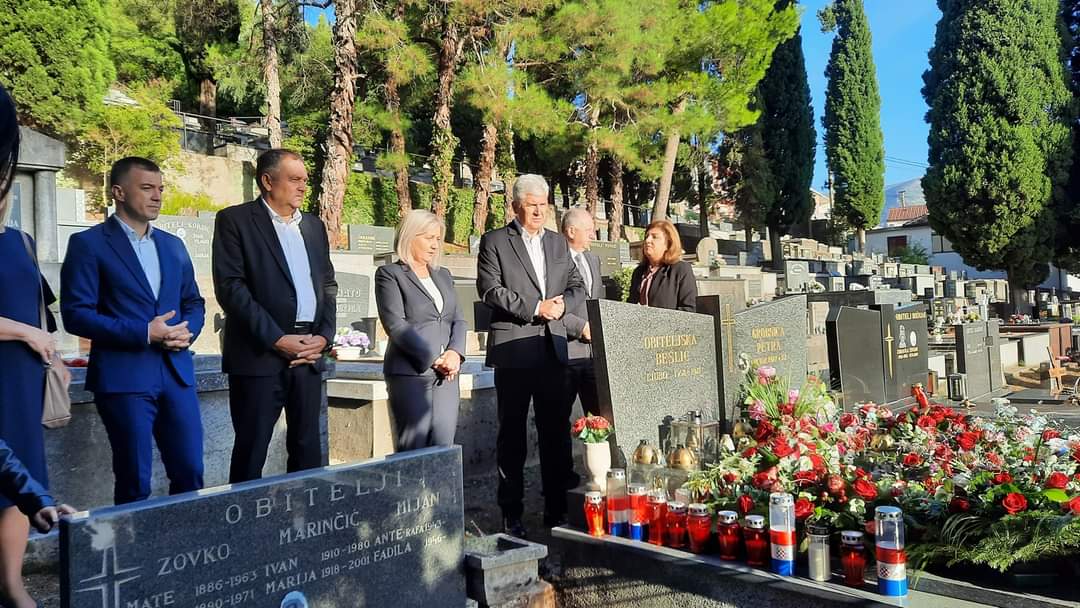 Prva godišnjica smrti Ljube Bešlića