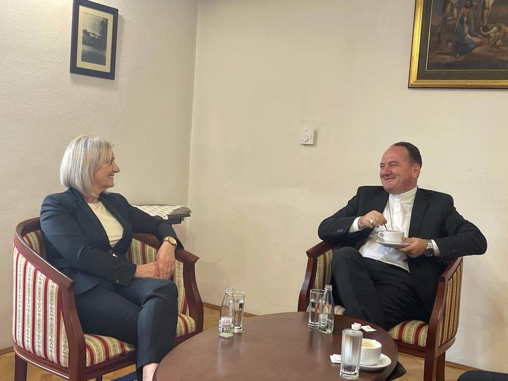 Borjana Krišto na prijemu kod biskupa mostarsko-duvanjskog mons. Petra Palića