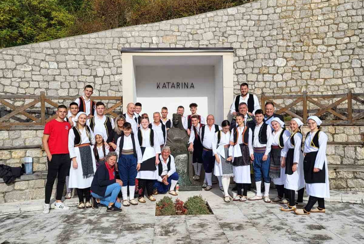HKUD-a Brotnjo na XXIII. Smotri folklora “Dani Kraljice Katarine” Kraljeva Sutjeska