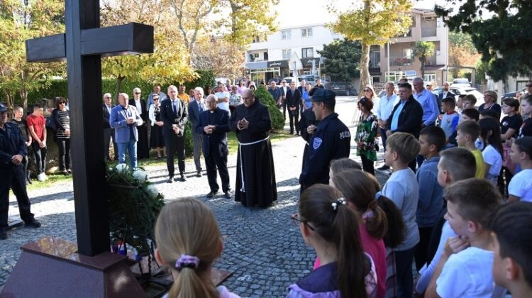 Poginulim i umrlim braniteljima Brotnja odana počast