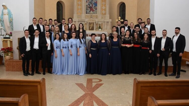 Klape iz Hercegovine nastupile na humanitarnom koncertu u Čerinu