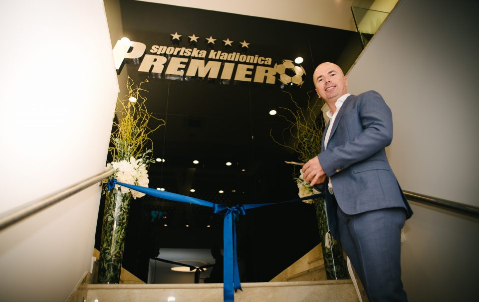 Premier grupacija radnicima danas isplatila po 1.080 KM jednokratne novčane potpore, do kraja godine stiže i regres!