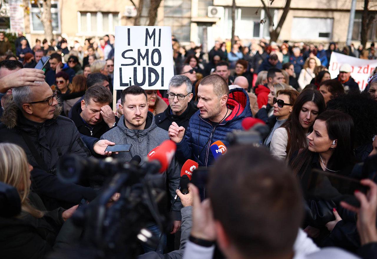 Zdravstveni djelatnici prosvjedovali u Mostaru