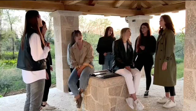 VIDEO Poslušajte članice ŽVS HKUD-a Didak i pjesmu “Lijepo pjeva za lugom djevojka”