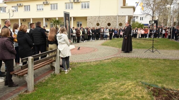 Molitva krunice Božjeg milosrđa održana na Trgu žrtava Domovinskog rata