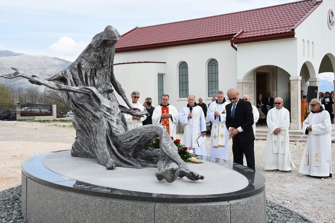 Blagoslovljen spomenik Pieta, dar Brotnjaka Nedjeljka Milićevića iz D.M. Ograđenika