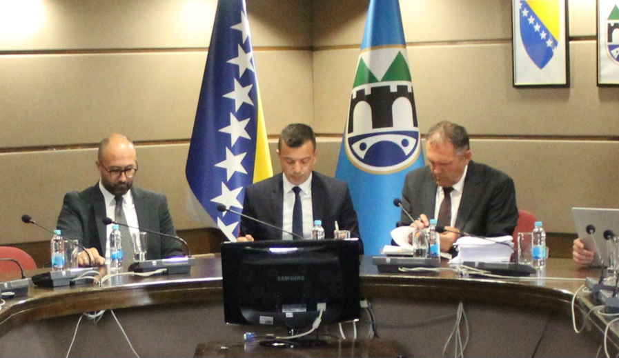 Klub Hrvata: Ovo je jedini i stvarni razlog zbog kojeg je rasprava o tri iznimno važna zakona u oblasti energetike odgođena