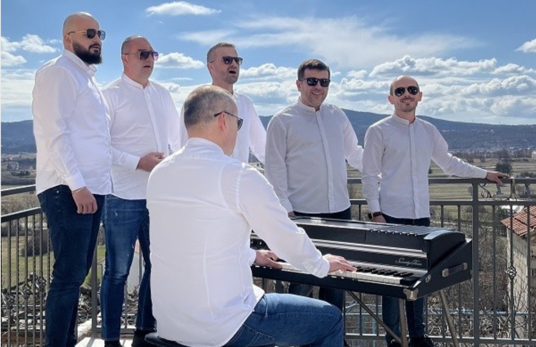 Klapa Grga, predgrupa Gibonniju na koncertu u Ljubuškom, našla put do srca ljubitelja klapske pisme