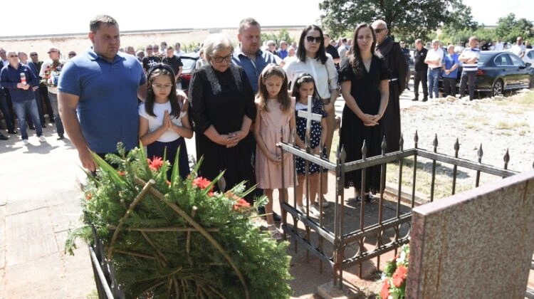 Lipanjske zore: Odana počast poginulim hrvatskim braniteljima