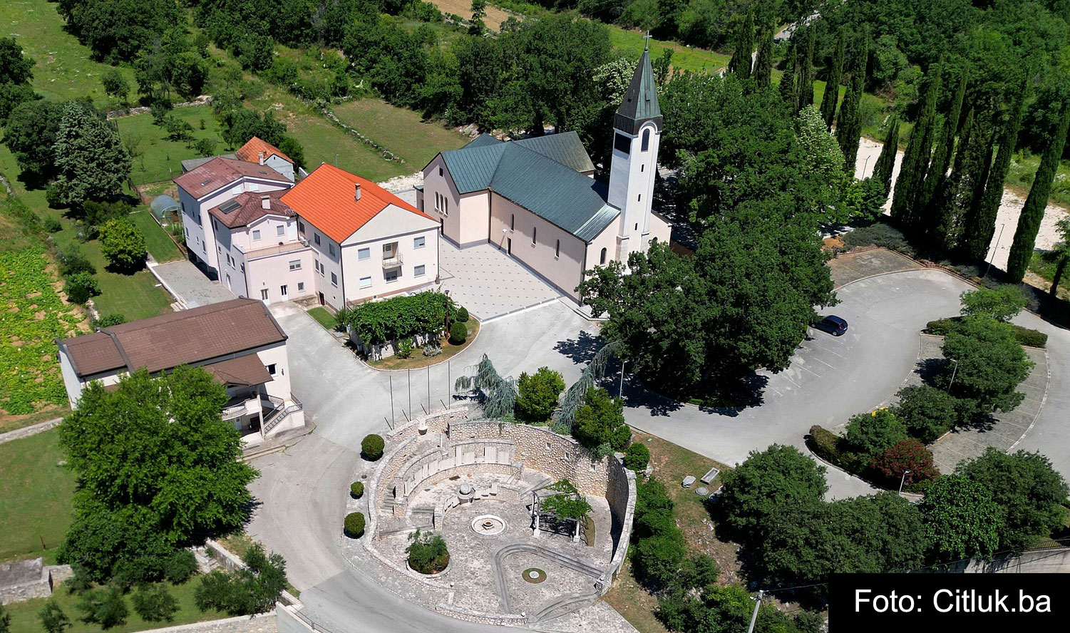 “Susreti pod hrastom” posvećeni maestru Ferdinandu Zovku