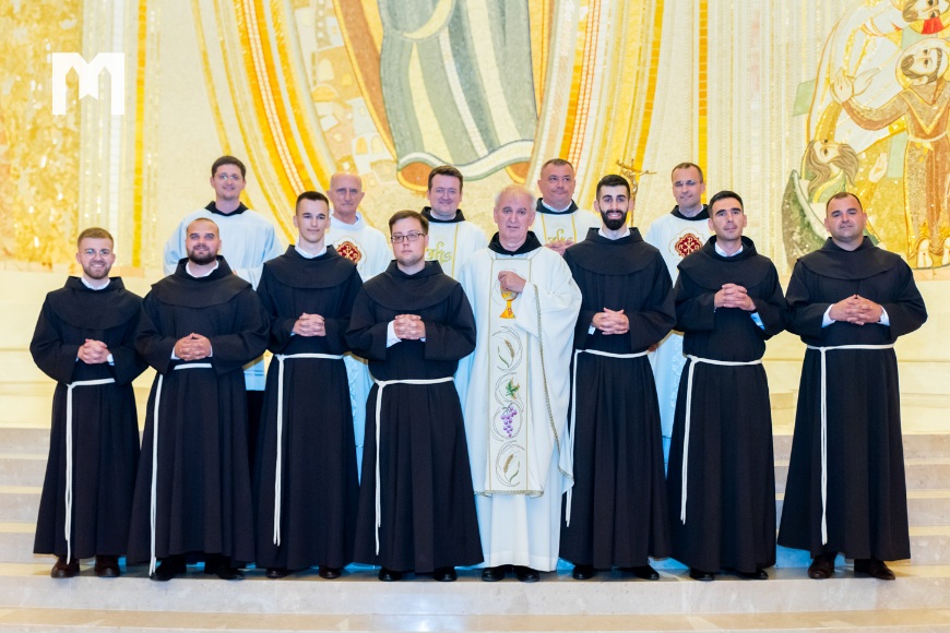 Sedmorica postulanata obukla franjevački habit i stupila u novicijat Hercegovačke franjevačke provincije