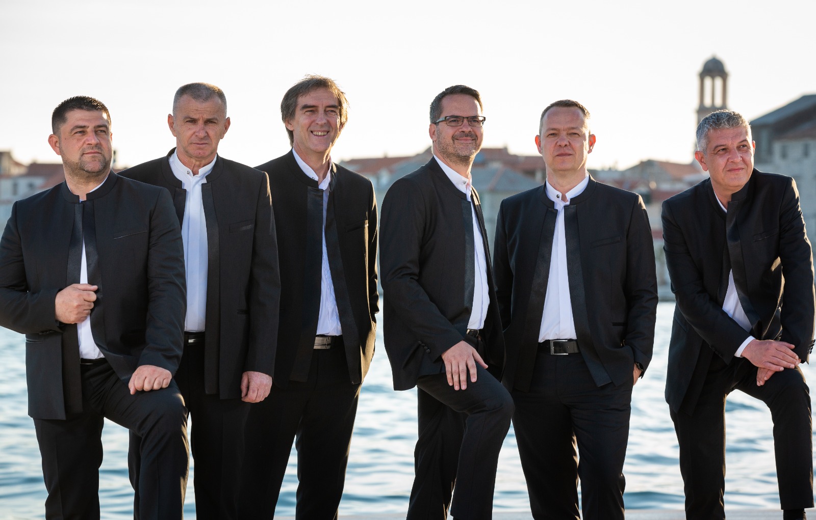 Omiljena Klapa Cambi večeras prvi put pred publikom u amfiteatru Herceg etno sela u Međugorju