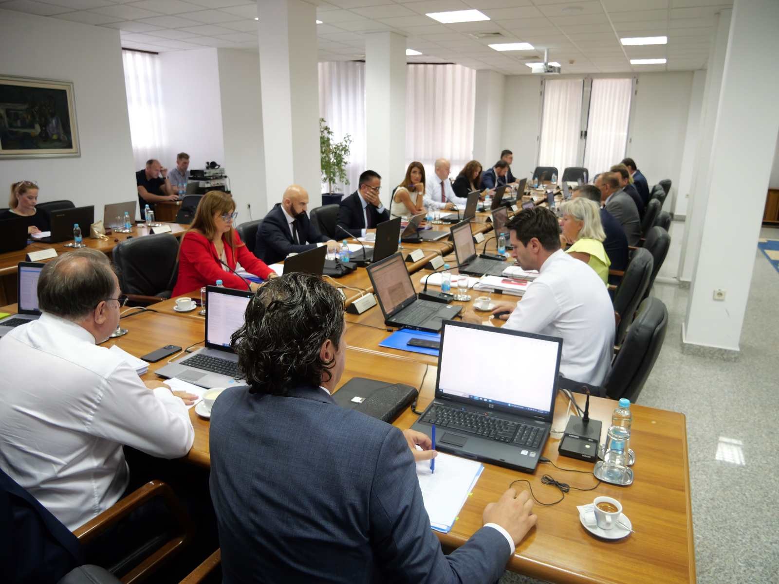 Minimalna plaća u FBiH 1000 KM, fiskalne blagdajne na teret telekom operatera