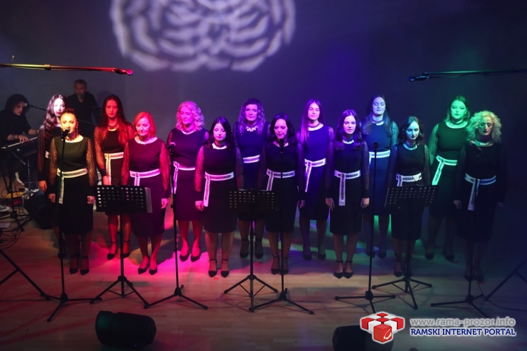 FOTO/VIDEO: Čuvarice predstavile novi album ”Tragom prošlosti”