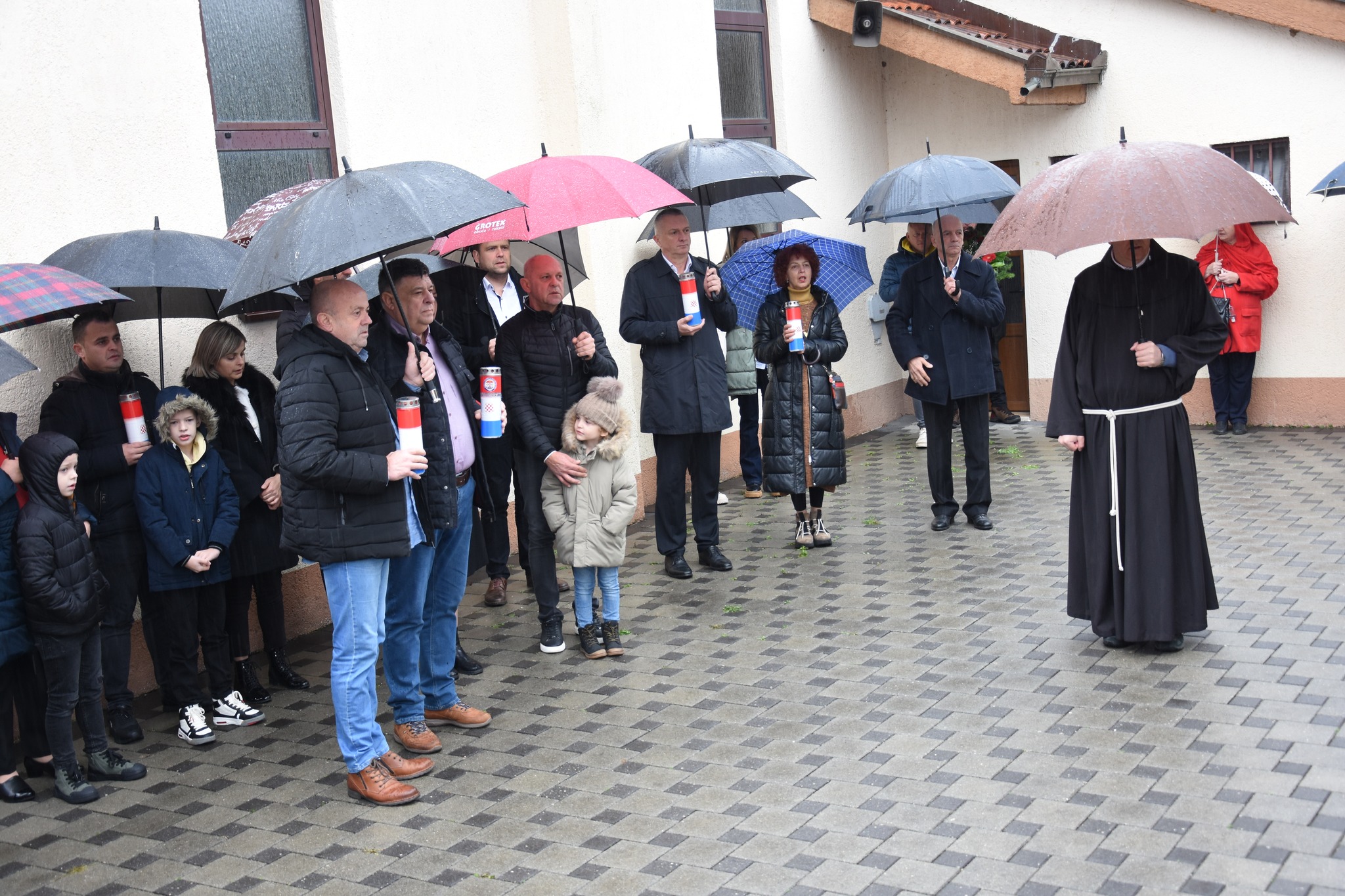 U Vionici odana počast braniteljima poginulim u svim ratovima