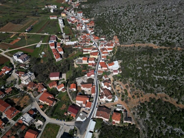 Od 1.4. do 1.11. jednosmjeran promet u dijelu ulice Kraljice Mira u Bijakovićima