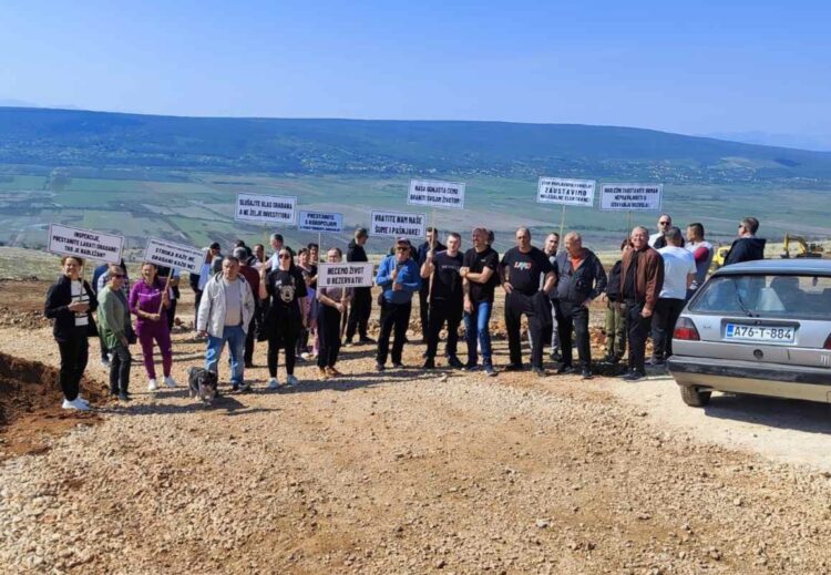 Prosvjed u Međinama: Mještani pozvali nadležne da ih zaštite