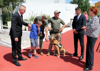 Ministri Bevanda i Marić posjetili OŠ za djecu s posebnim potrebama Mostar