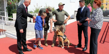 Ministri Bevanda i Marić posjetili OŠ za djecu s posebnim potrebama Mostar