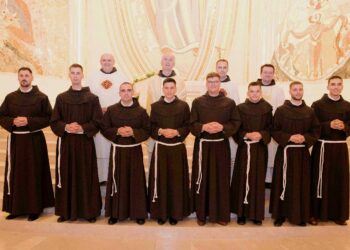 Osmorica postulanata obukli franjevački habit i stupili u novicijat