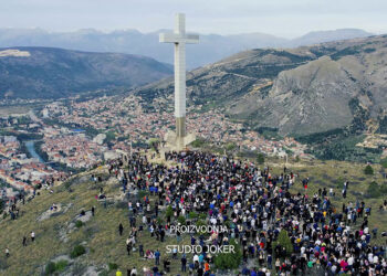 O križu na Humu: Oštar odgovor biskupa Palića muftiji Dedoviću