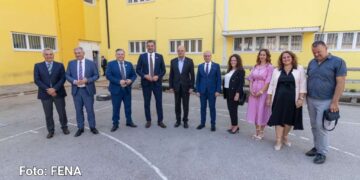 Hrvatska obnovila fasadu i nabavila informatičku opremu za obje osnovne škole u Stocu