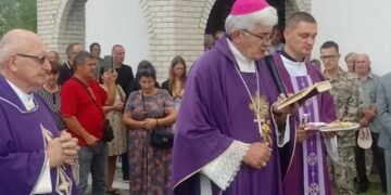 Biskup Majić slavio Misu zadušnicu za žrtve pokolja u Briševu