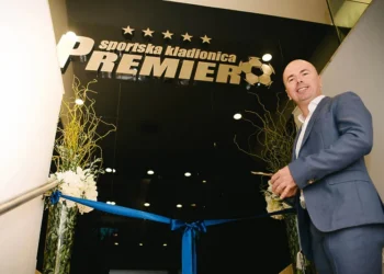 Vlasnik Premier kladionice svakom djelatniku poklonio po 1.000 KM za godišnji odmor