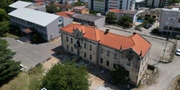Zamjenom krovne konstrukcije i krova počela obnova jedne od najstarijih zgrada u Čitluku
