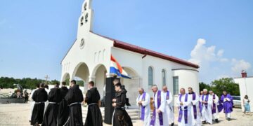 Na Groblju mira na Bilima danas održana komemoracija povodom obilježavanja Europskog dana sjećanja na žrtve totalitarnih režima, fašizma, nacizma i komunizma