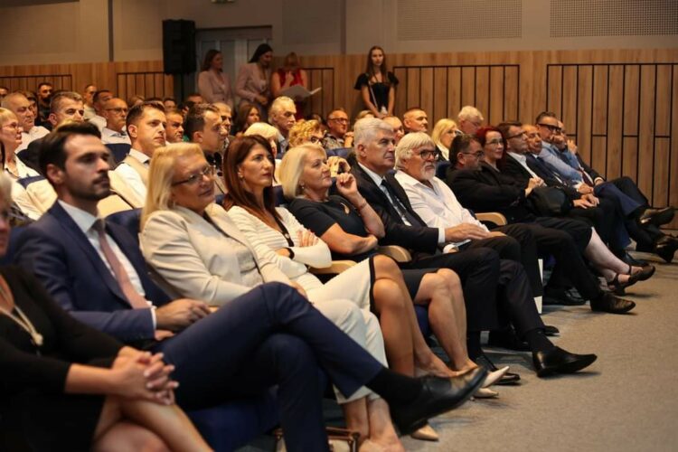 Predsjednik Čović na svečanom otvorenju 29. Dana hrvatskog filma “Ivo Gregurević” u Orašju